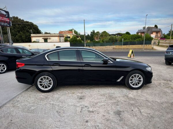 BMW 520D Luxury - immagine 11