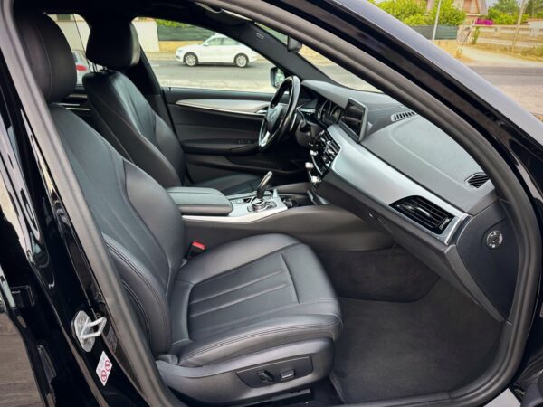 BMW 520D Luxury - immagine 3