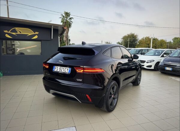 Jaguar E-pace - immagine 9