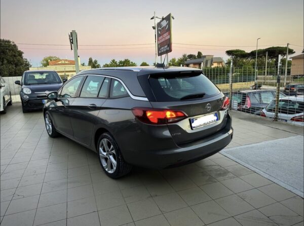 Opel Astra - immagine 9