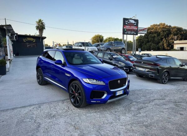 Jaguar F-Pace