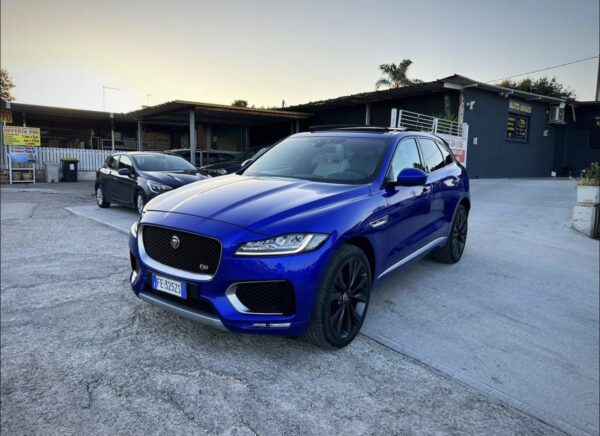 Jaguar F-Pace - immagine 2