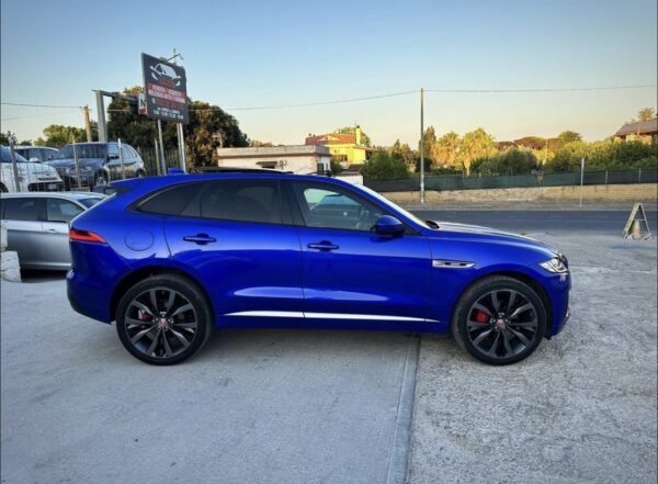 Jaguar F-Pace - immagine 7