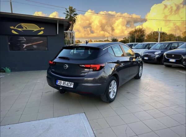 Opel Astra - immagine 8