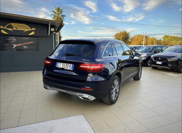 Mercedes GLC 4 Matic 250 - immagine 9