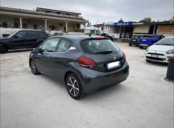 Peugeot 208 - immagine 8