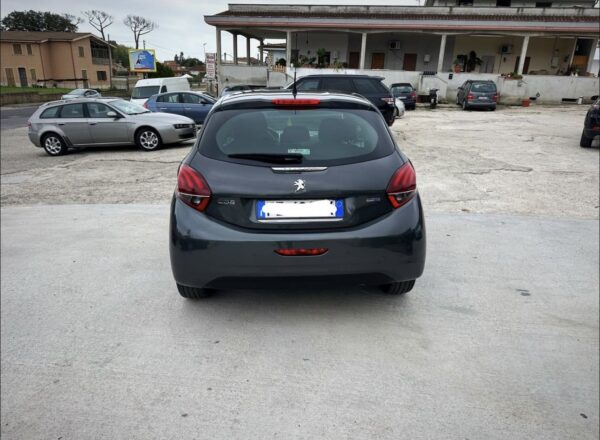 Peugeot 208 - immagine 4