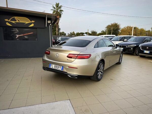 Mercedes E350 4 Matic Coupe Premium - immagine 9