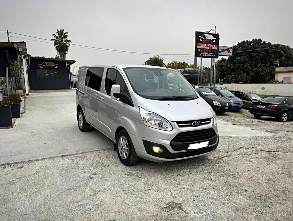 Ford Transit Custom 5 Posti